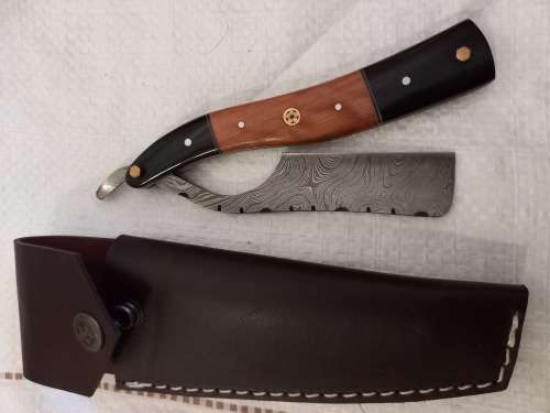 Straight Razor with Damascus blade